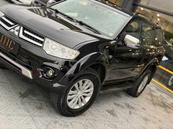 MITSUBISHI PAJERO 3.2 HPE 4X4 7 LUGARES 16V TURBO INTERCOOLER DIESEL 4P AUTOMÁTICO